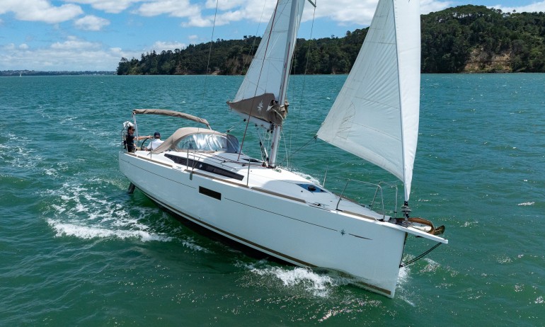 Jeanneau 349 1 Exterior
