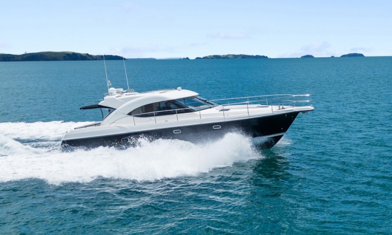 Riviera 4700 2 Exterior Starboard